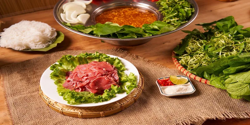 lẩu bò tươi Kỹ thuật tẩm ướp tối giản